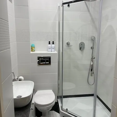 Lucky Place Warecka *